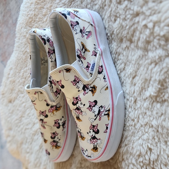 Rare Vans X Disney Minnie Mouse Slip-on Sneakers 🖤🐭💗 - Picture 4 of 16